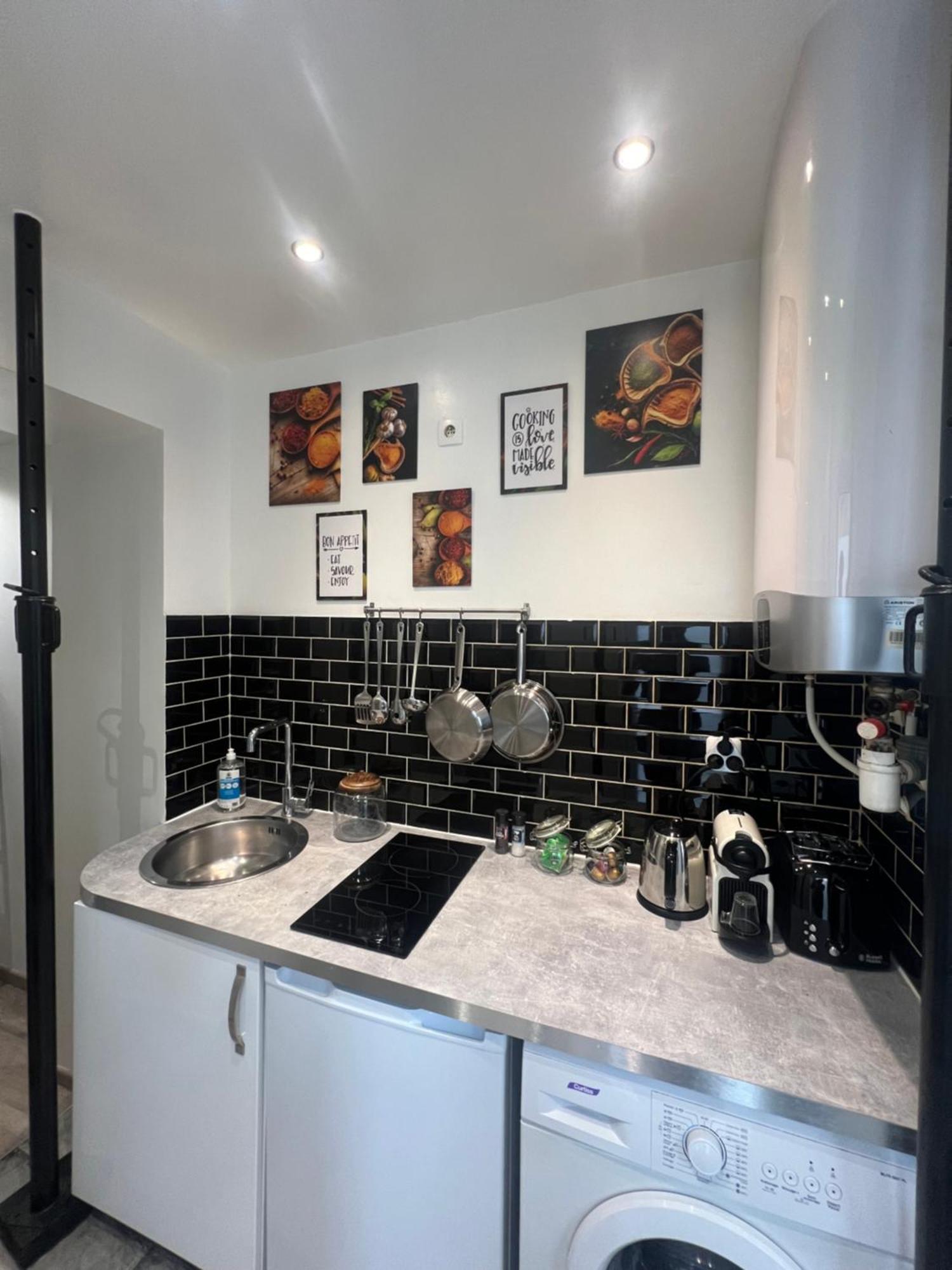 Home Sweet Home Batignolles 1 Bedroom - N37 Париж Екстериор снимка